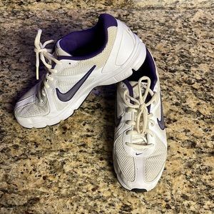 Women’s Nike Track Star Running Shoes Size 9 | White